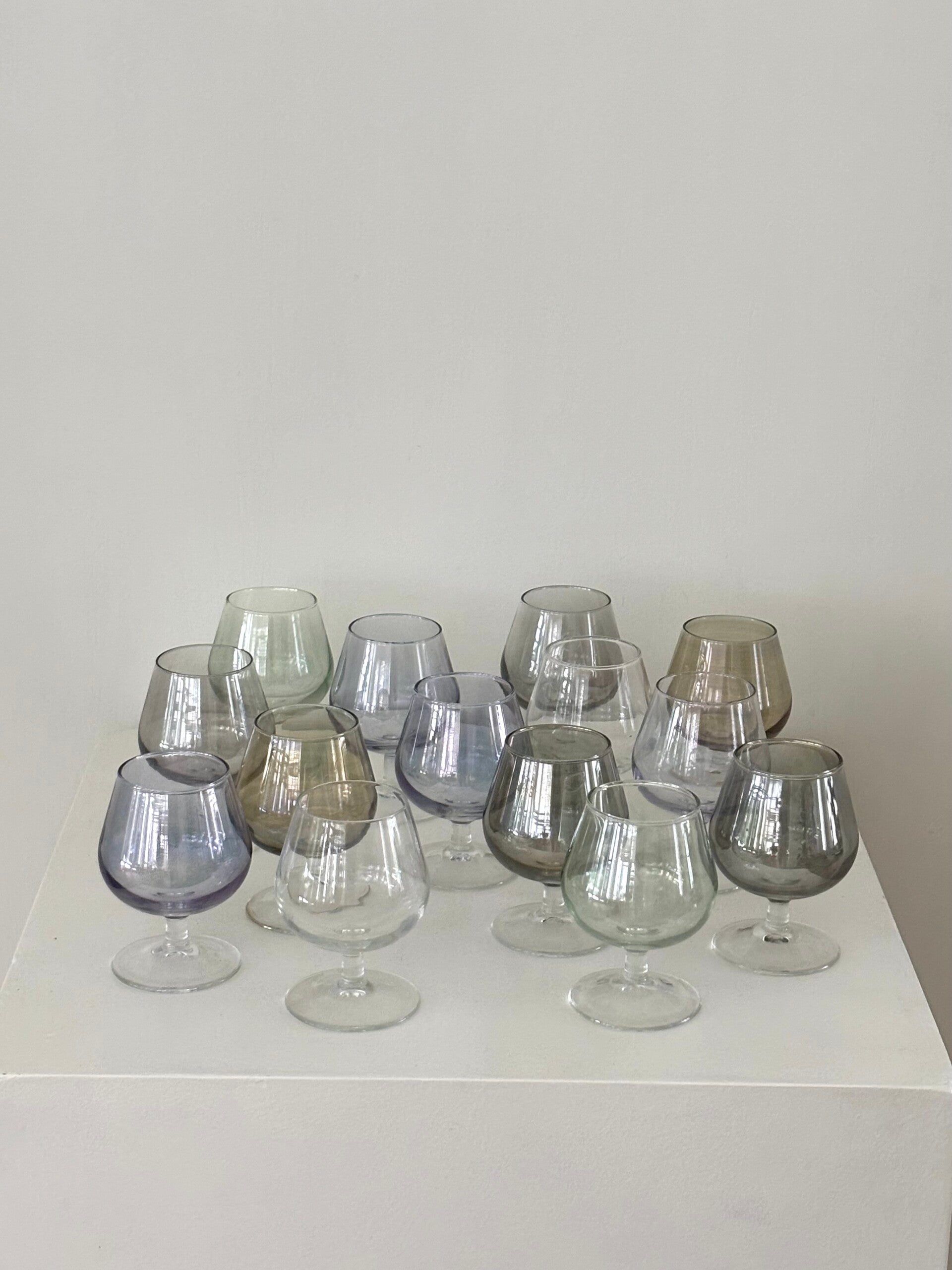 Feestelijke set van 14 vintage glazen - Festive set of 14 vintage stemmed glasses