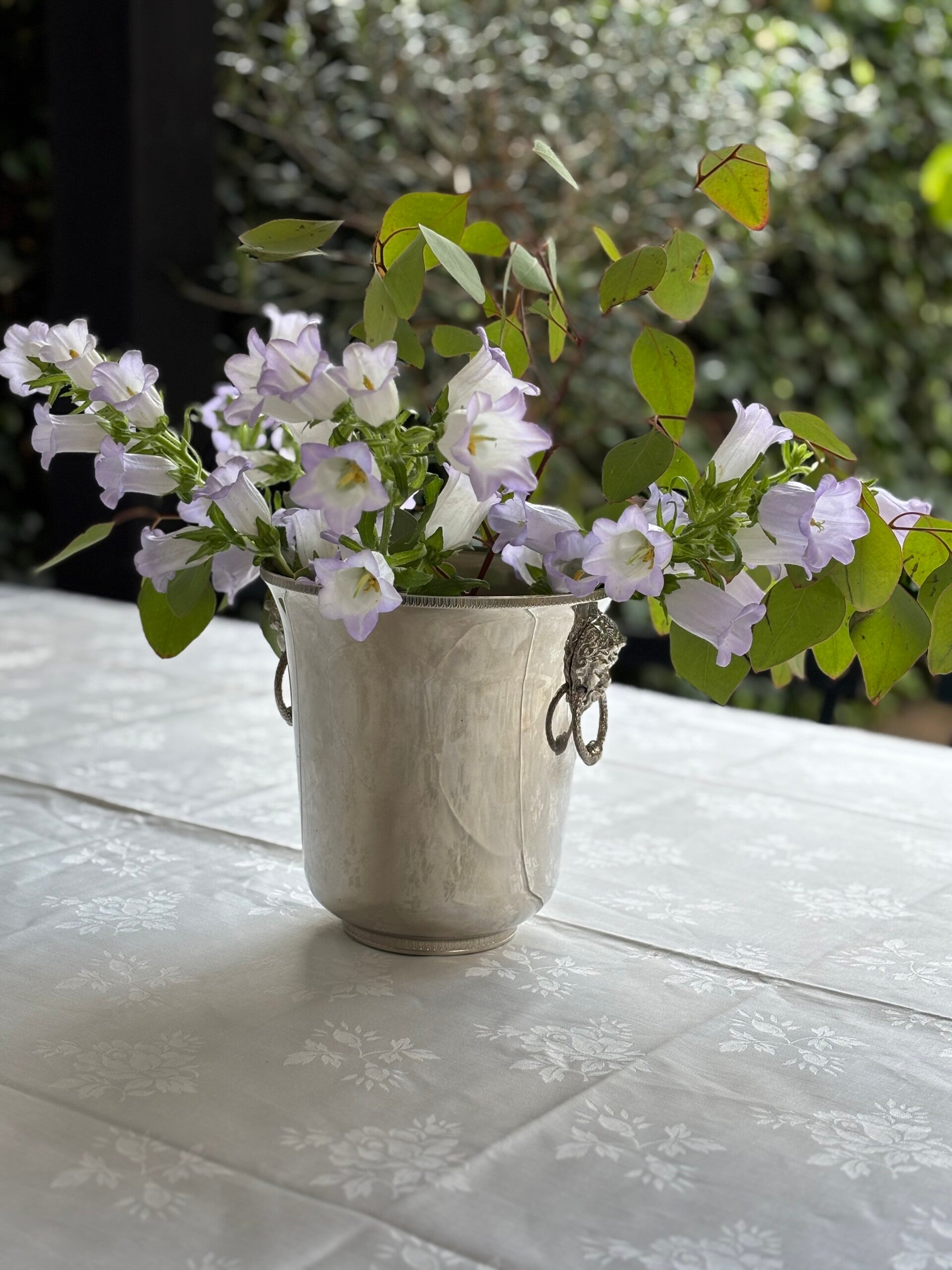 Champagnekoeler met leeuwenkoppen - Champagne cooler with lion heads