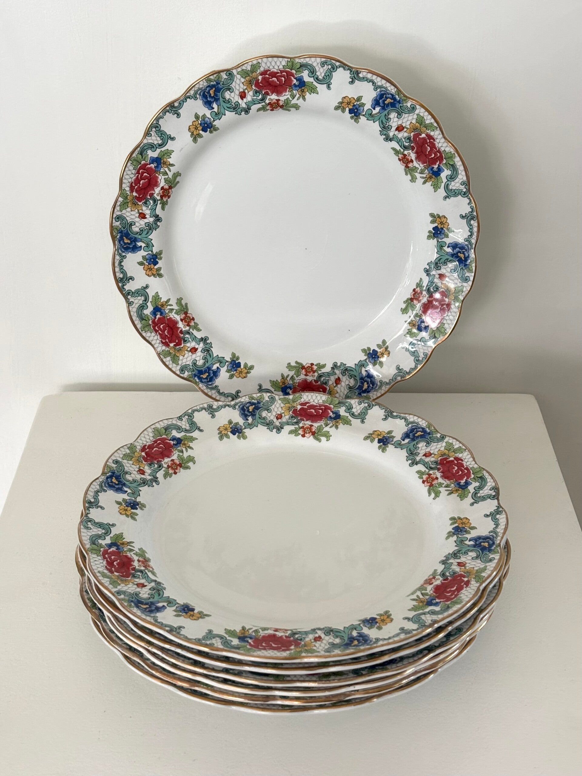 7 Dinerborden ‘Floradora Green’ van Royal Doulton (ca. 1930) - 7 Dinner plates ‘Floradora Green’ by Royal Doulton (ca. 1930s)