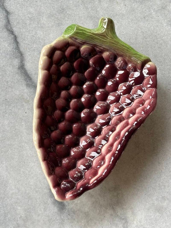 Schaal ‘Druiventros’ St. Clément - ‘Grape Cluster’ dish by St. Clément
