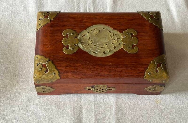 Juwelendoos palissanderhout, ingelegd met jade - Rosewood jewellery box inlaid with jade