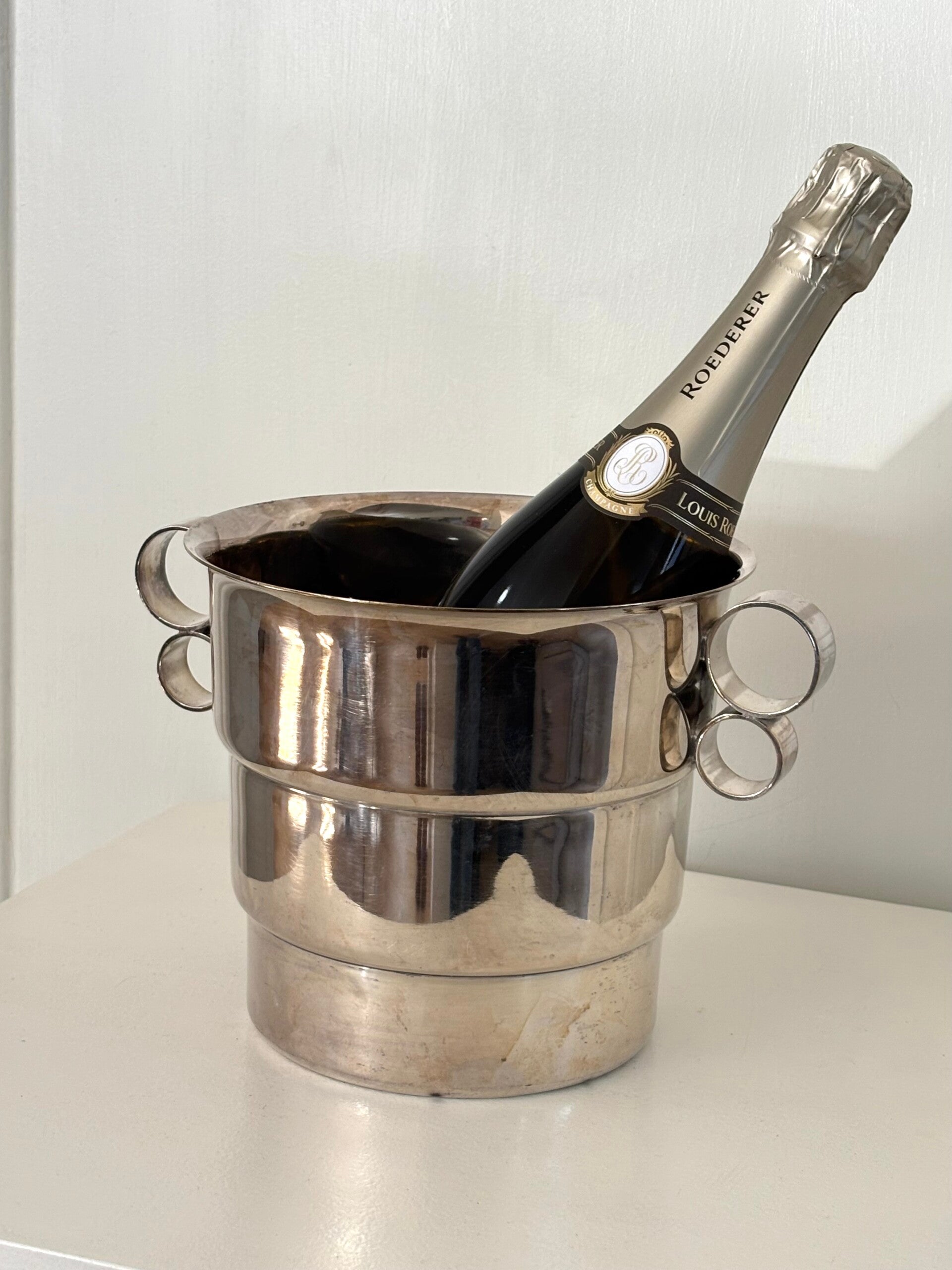 Verzilverde Champagnekoeler met prachtige, verfijnde details - Silver-plated Champagne cooler with beautiful, refined detailing