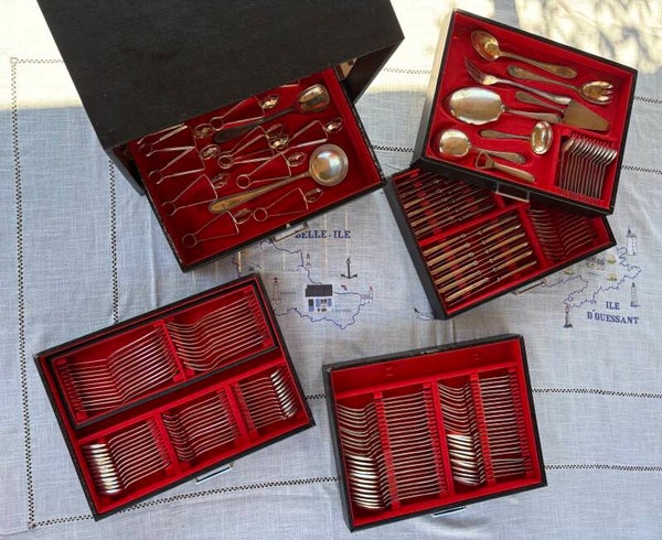 179-Delig verzilverde bestekset met parelrand - 179-Piece silver-plated cutlery set with a beaded border