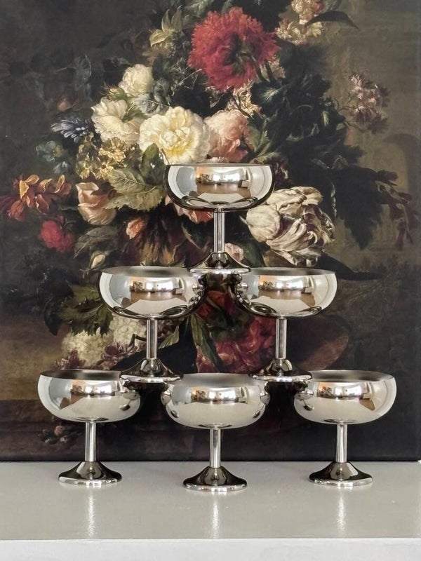 Set van 6 feestelijke metalen coupes - Set of 6 festive metal coupes
