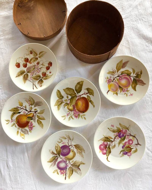 6 dessertbordjes Limoges France - 6 dessert plates by Limoges France