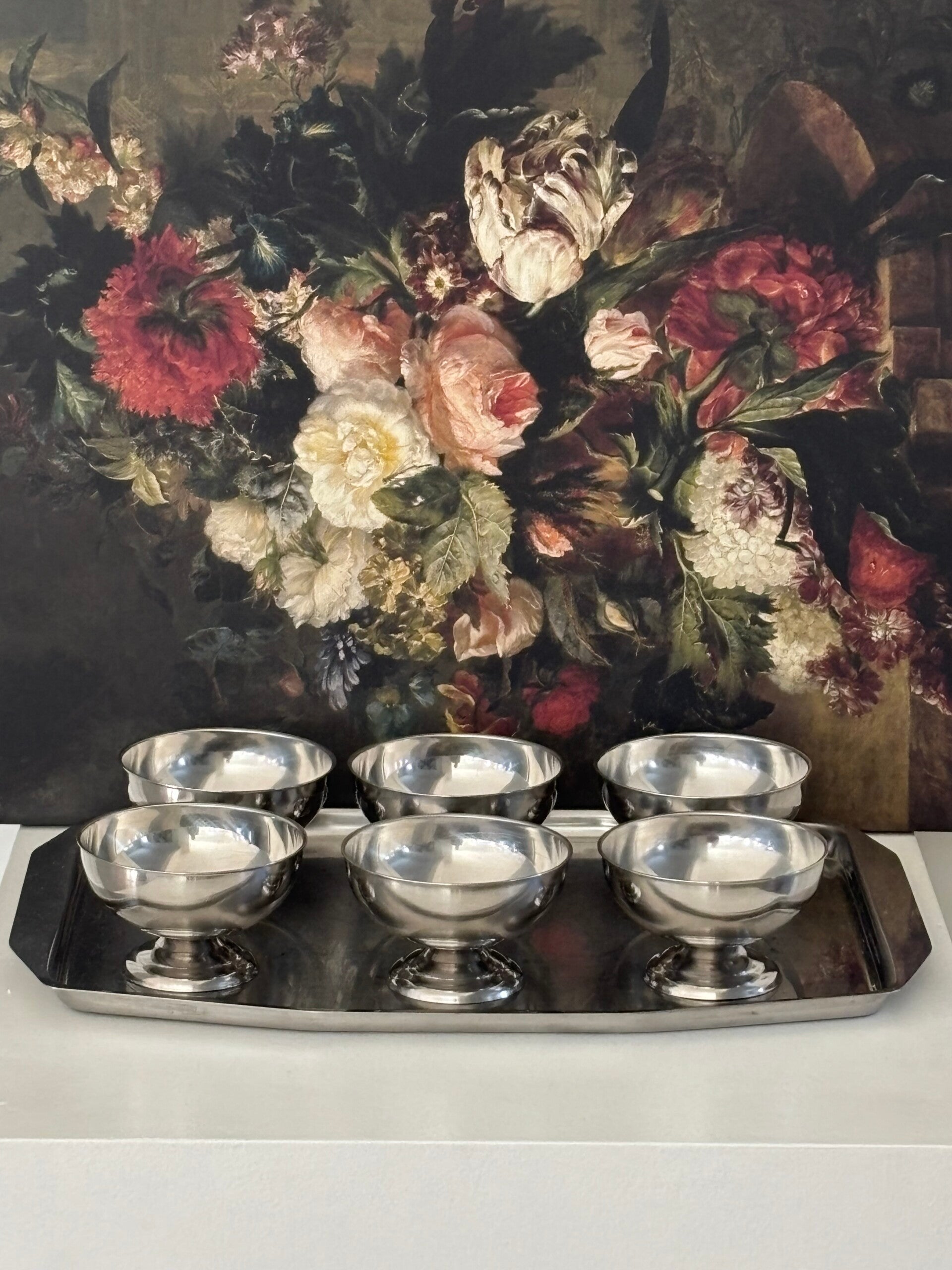 Set van 6 dessertcoupes op dienblaadje - Set of 6 dessert coupes on a matching tray