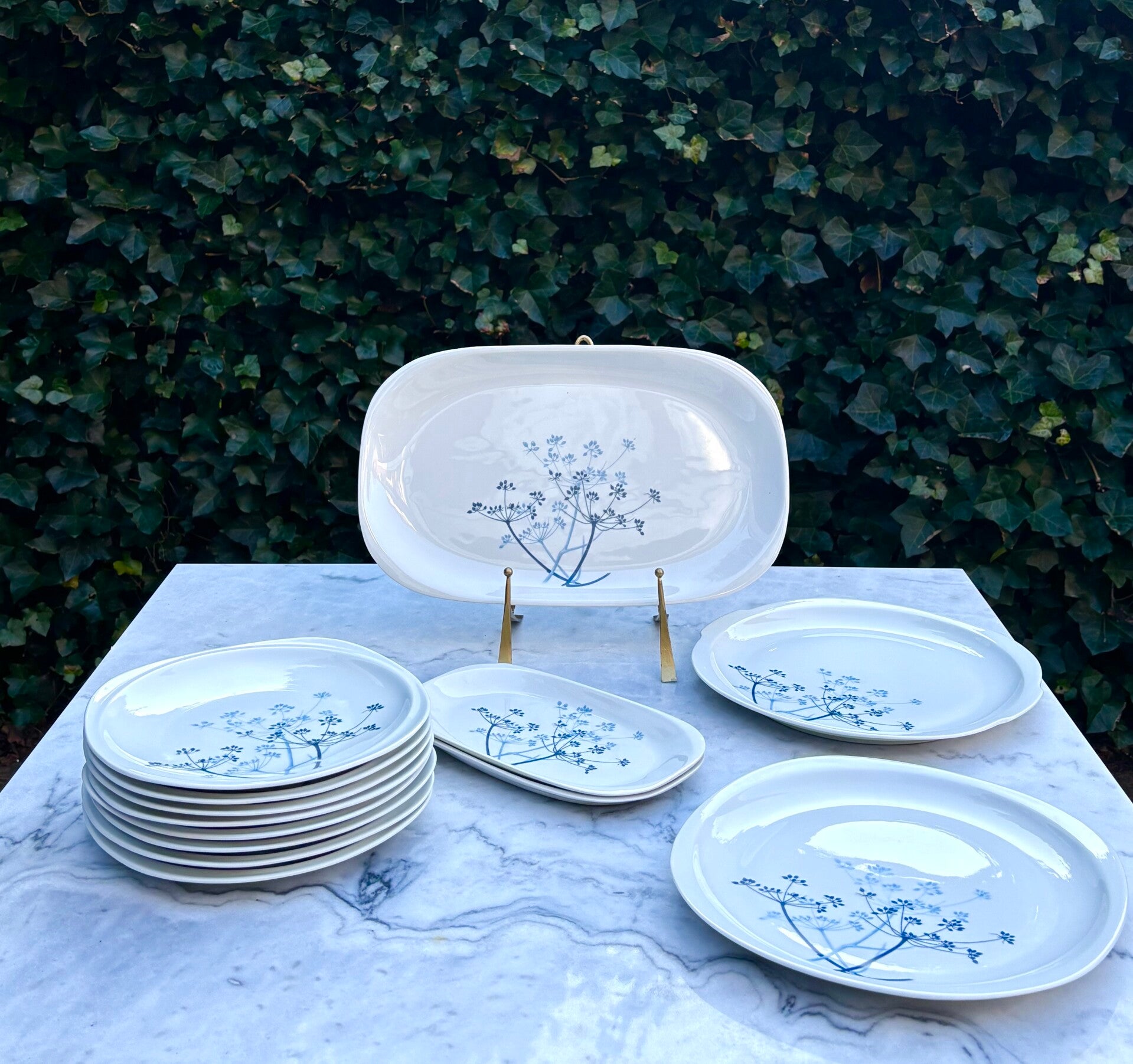 13-Delige porseleinen set van Porcelaine Lourioux France - 13-Piece porcelain set by Porcelaine Lourioux France