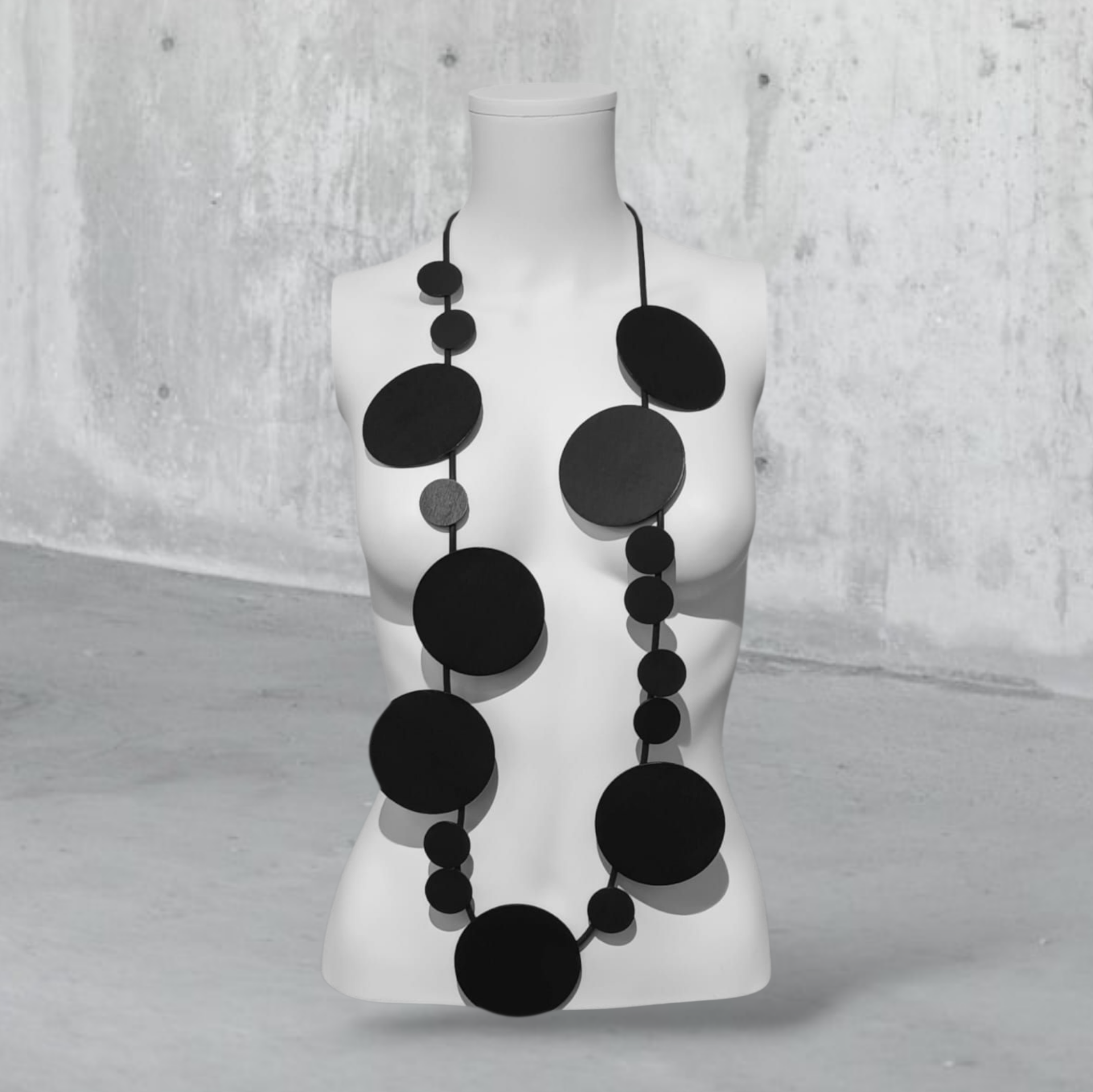 stylishe "rubber" Kette mit Elementen aus Holz