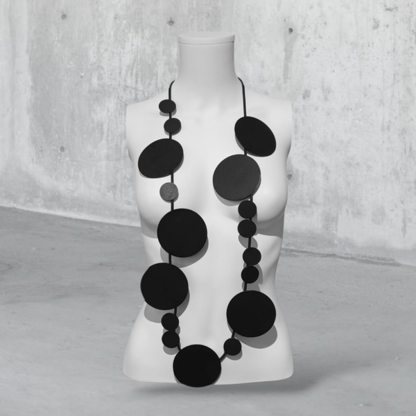 stylishe "rubber" Kette mit Elementen aus Holz