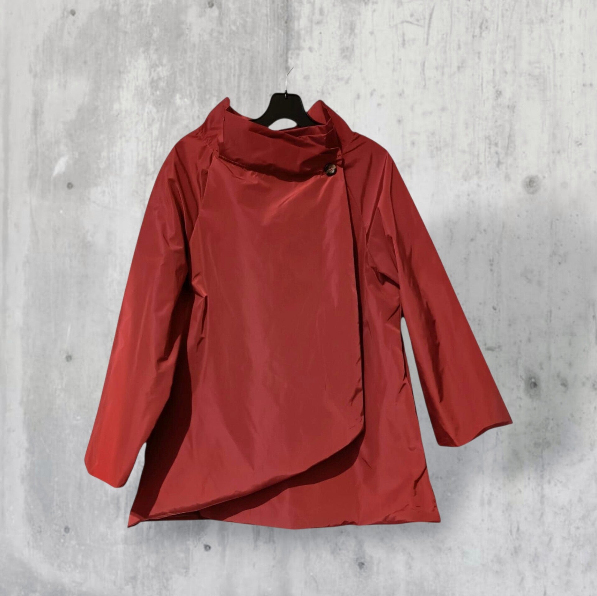 Taft Jacke "Ikuto" mit Stehkragen und seitlichem Knopf in bordeaux