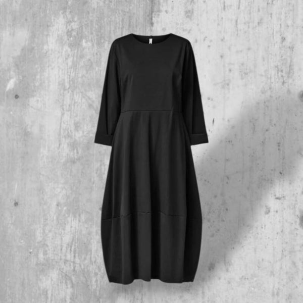 Kleid in figurbetonter Tulpenform in schwarz