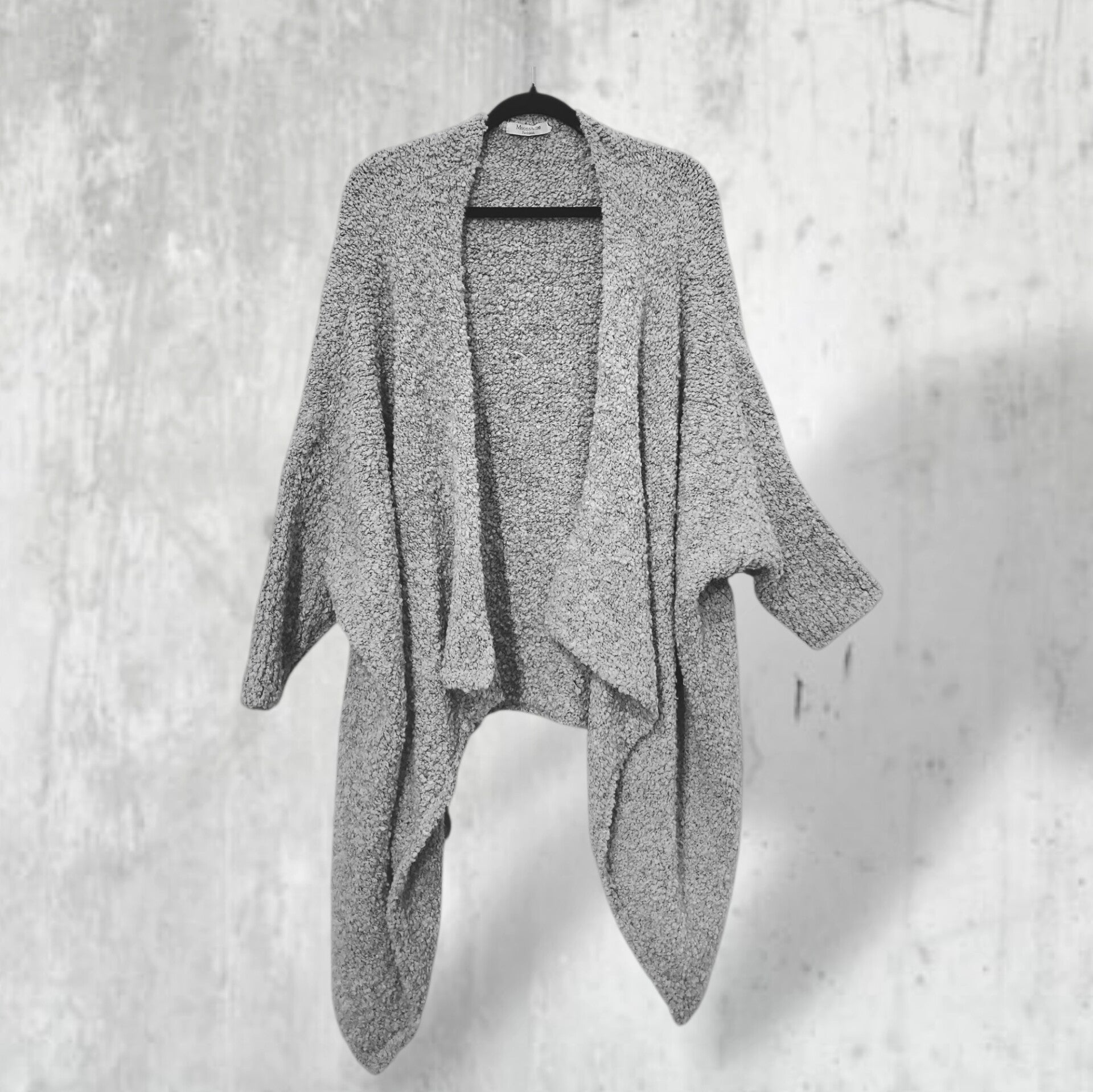 Bouclé-Strick Jacke mit Schalkragen in hellgrau