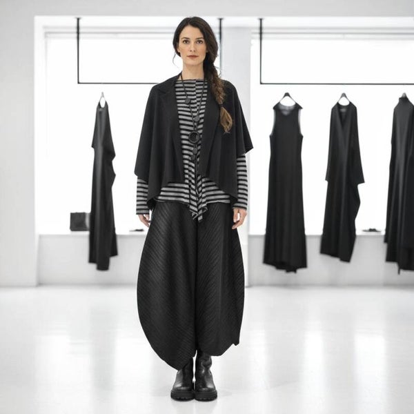 Plissee Überwurf "Minu" mit Kragen in schwarz
