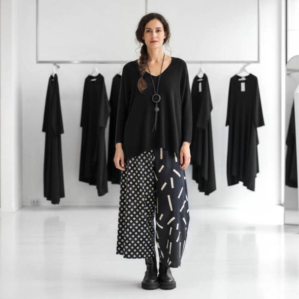 Strick Pulli in gemütlicher Kastenform in schwarz