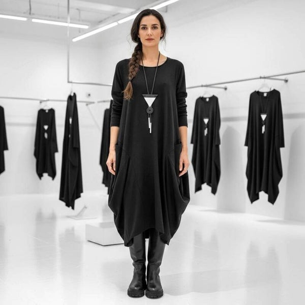 Kleid in modischer Tulpenform mit auffälligen Beuteltaschen in schwarz