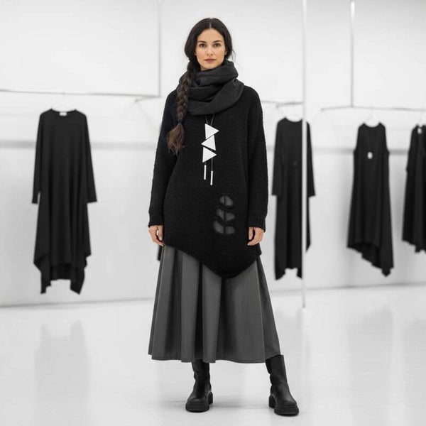 Bouclé-Strick Pulli asymetrisch mit Cut-outs in schwarz