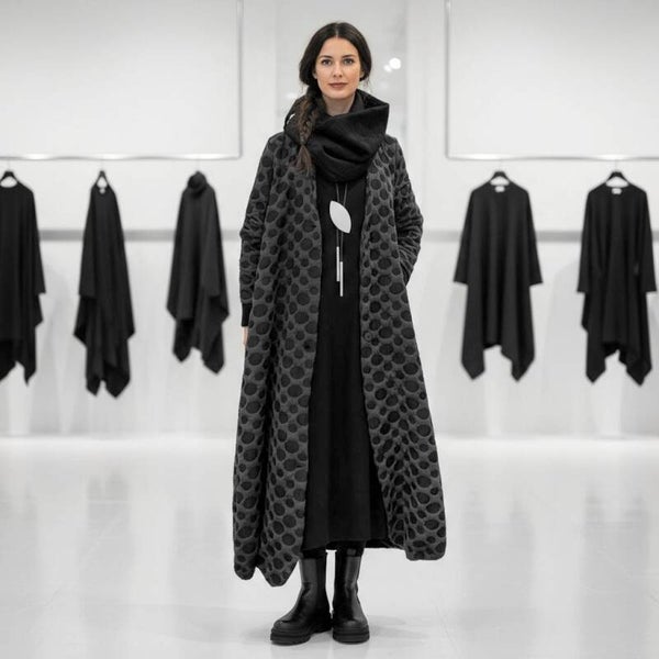 Indoor Mantel aus strukturiertem Material in grau-schwarz