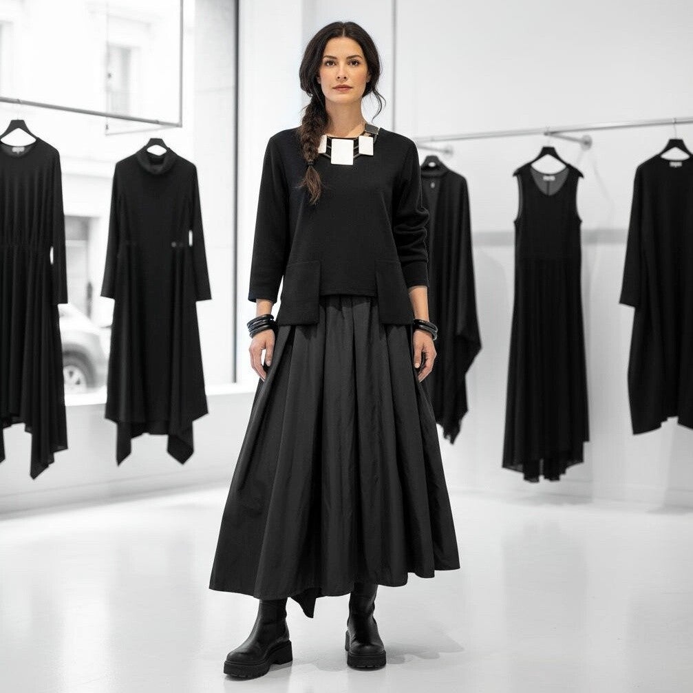 kurzes Oberteil mit pfiffigen Ziertaschen im Vorderbereich in schwarz