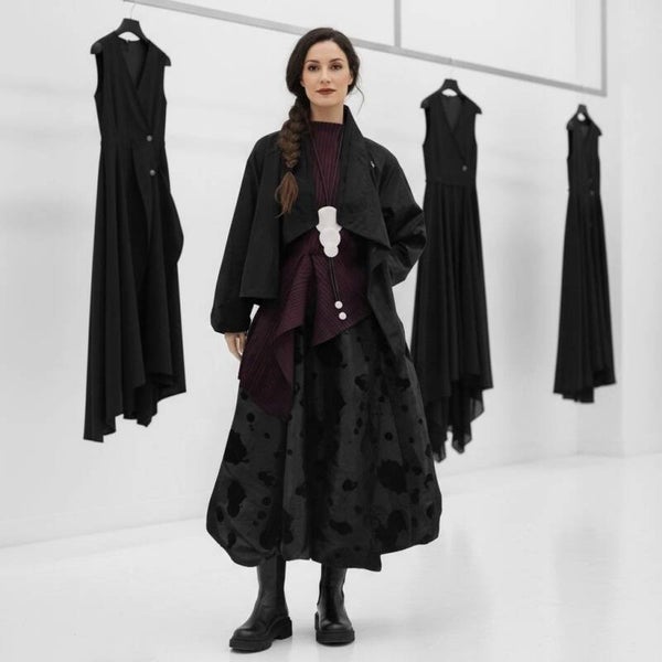 Taft Rock "Kajuna" in großzügiger Tulpenform in schwarz gemustert