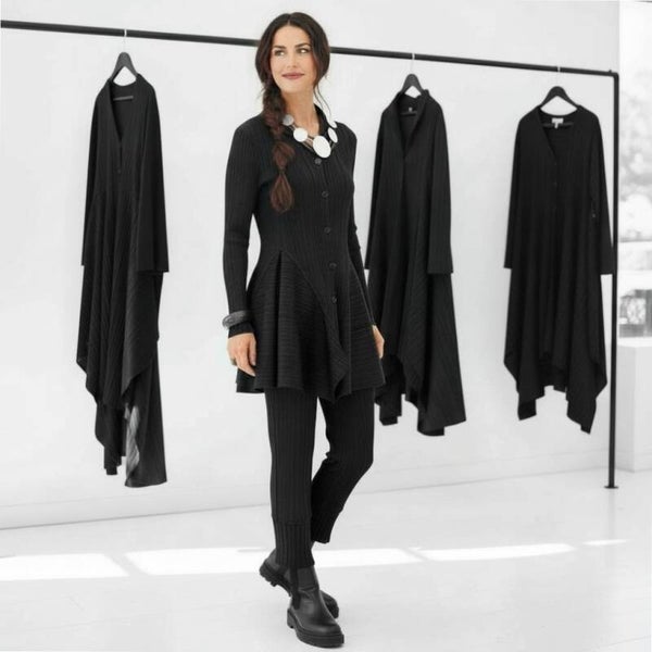 Plissee Hose "Tajami" 7/8 schmal geschnitten mit Gummibund in schwarz