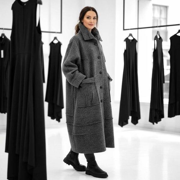 Winter Mantel in modischer Tulpenform mit leichtem Innenfutter in hellgrau