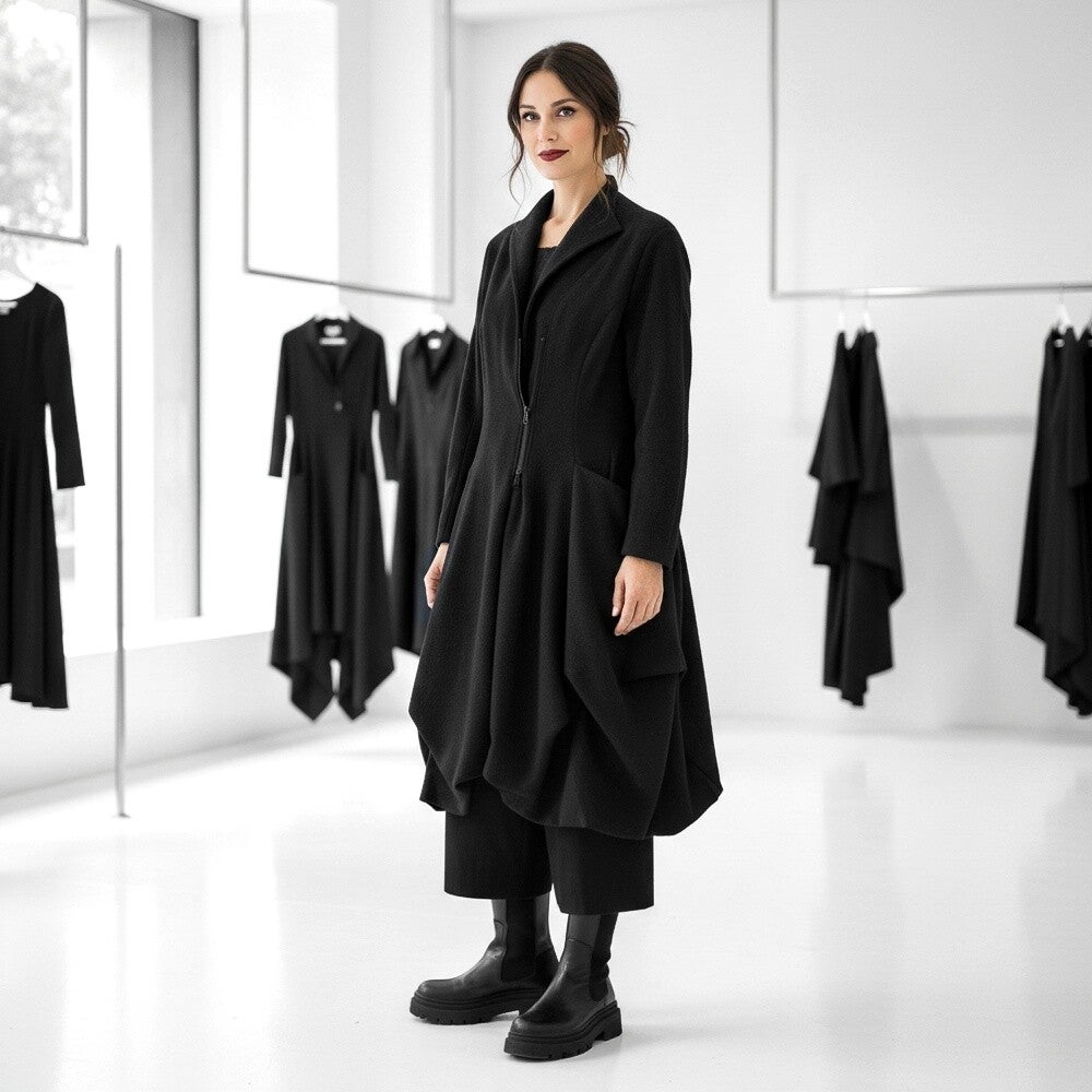 "Anastasia"  Jacke mit seitlichem Reißverschluss in schwarz
