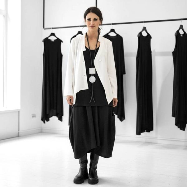 Palazzo Hose mit Gummibund und seitliche Ziertaschen in schwarz