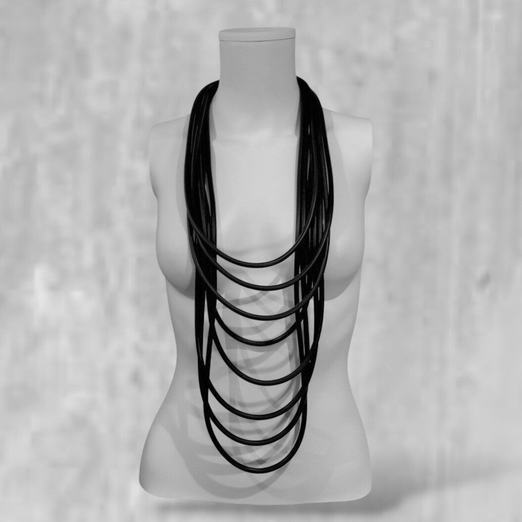 stylishe "rubber" Kette in schwarz