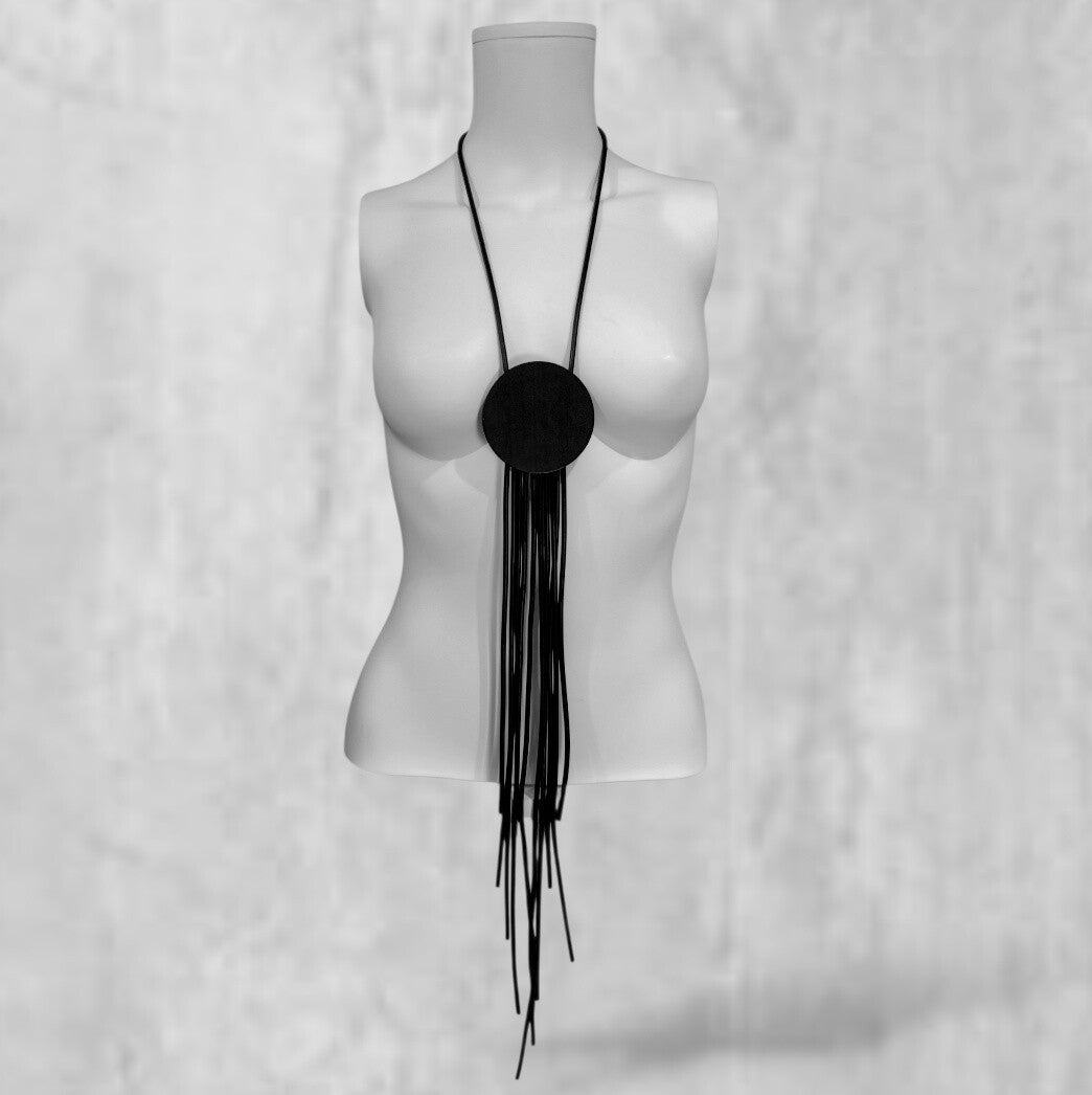 stylishe "rubber" Kette mit Elementen aus Holz