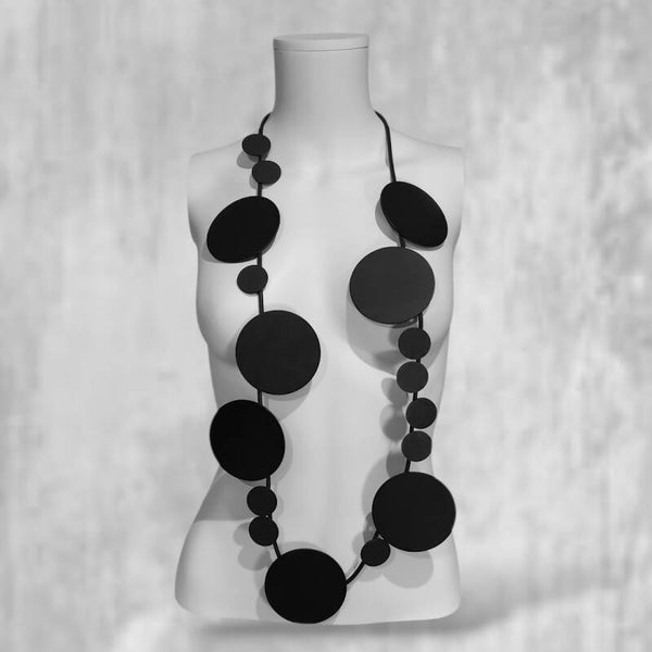 stylishe "rubber" Kette mit Elementen aus Holz