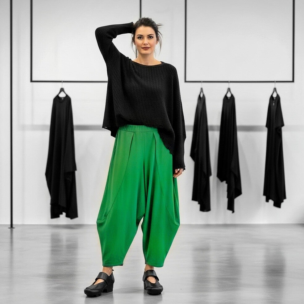 stylishe Hose in modischer Tulpenform mit Gummibund in grasgrün