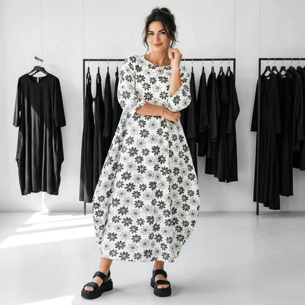 apartes Sommerkleid mit Blumendruck in weiß-schwarz