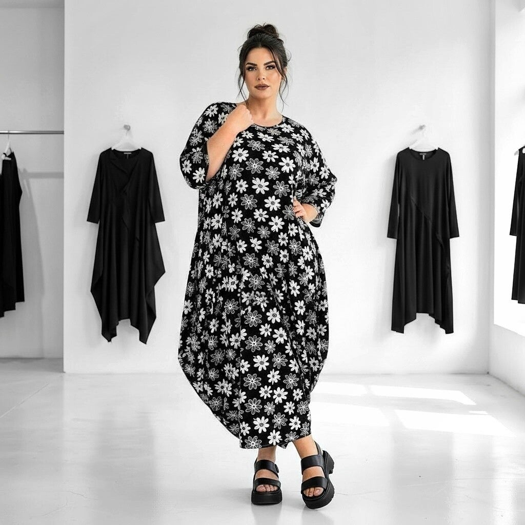 apartes Sommerkleid mit Blumendruck in schwarz-weiß