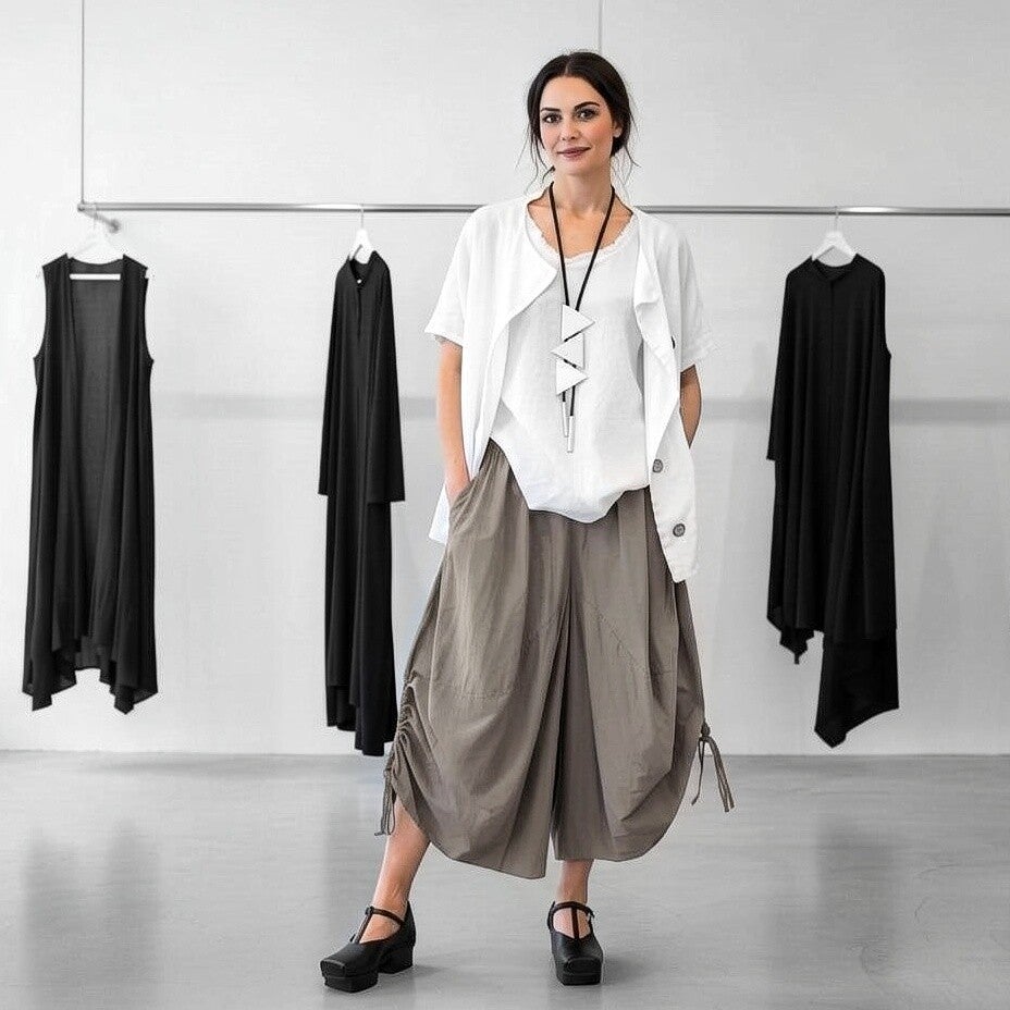 pfiffiger Hosenrock mit Raffbändchen in taupe