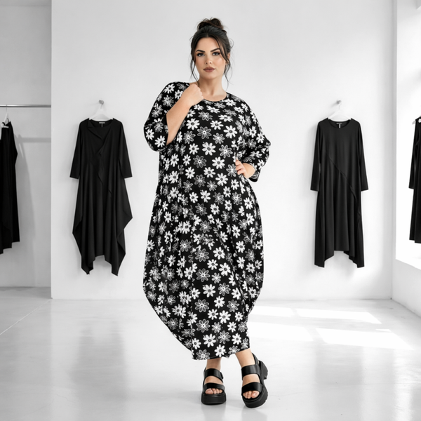 apartes Sommerkleid mit Blumendruck in schwarz-weiß