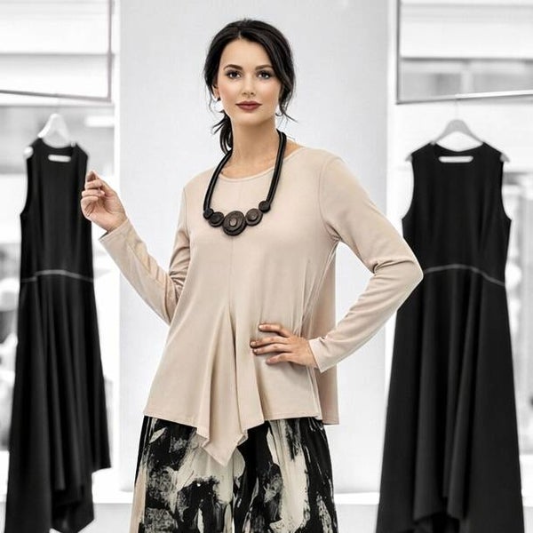 Oberteil in A-Linie mit zipfeligem Verlauf in sandfarben