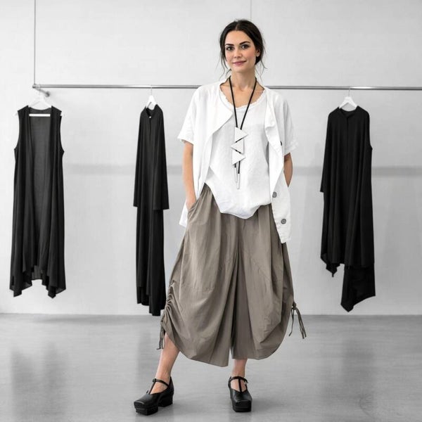 pfiffiger Hosenrock mit Raffbändchen in taupe