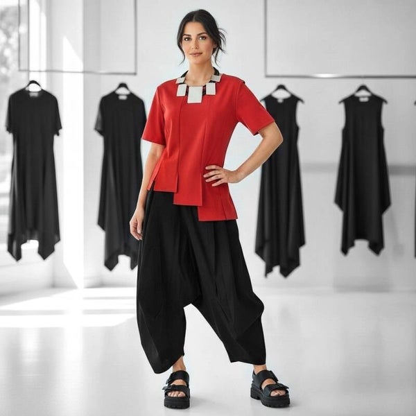 pfiffiges Oberteil mit raffinierten Akzenten in leuchtendem rot