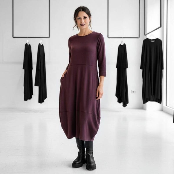 Kleid in figurbetonter Tulpenform in bordeaux