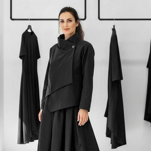 Taft Jacke "Ikuto" mit Stehkragen und seitlichem Knopf in schwarz