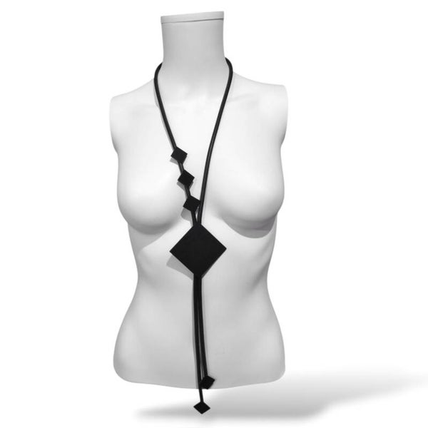 stylishe "rubber" Kette mit Elementen aus Holz