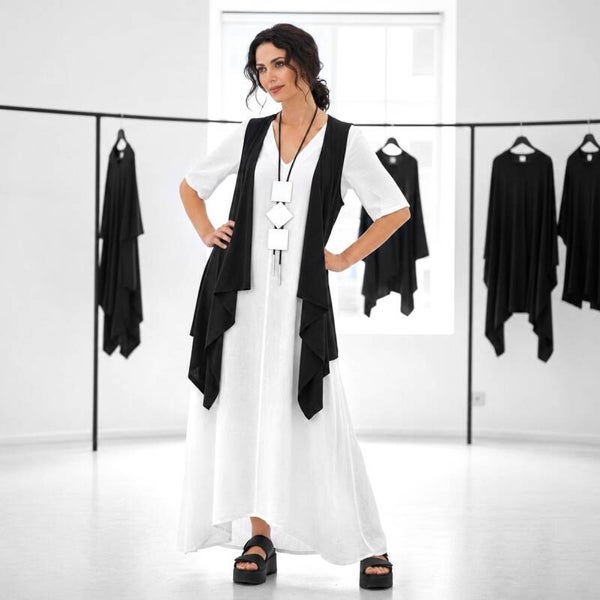 stylishe Weste in A-Linie mit Wasserfallkragen in schwarz