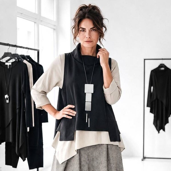 H/W Weste mit kleinem Kragen und Ziertäschchen in schwarz
