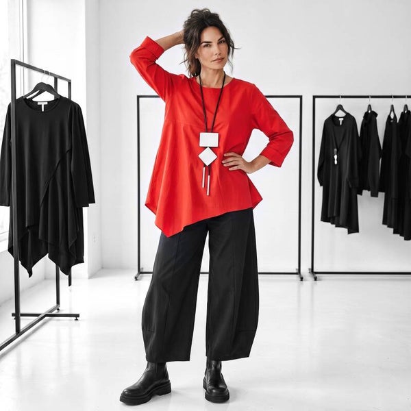 Oberteil "Nao" in A-Linie mit asymmetrischem Verlauf aus Milano-Jersey in rot