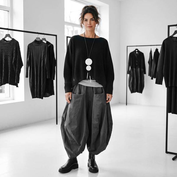 Baumwoll Strick Pulli in weiter Kastenform in schwarz