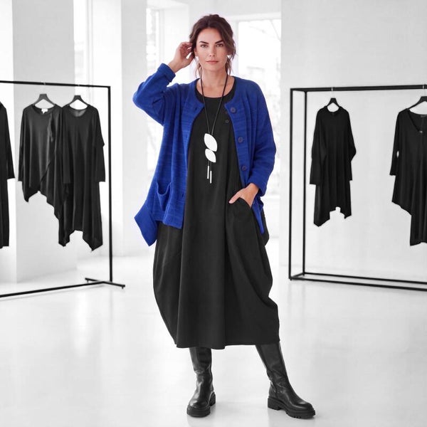 Bouclé-Strick Jacke in A-Linie mit zipfeligem Verlauf - verschiedene Farben