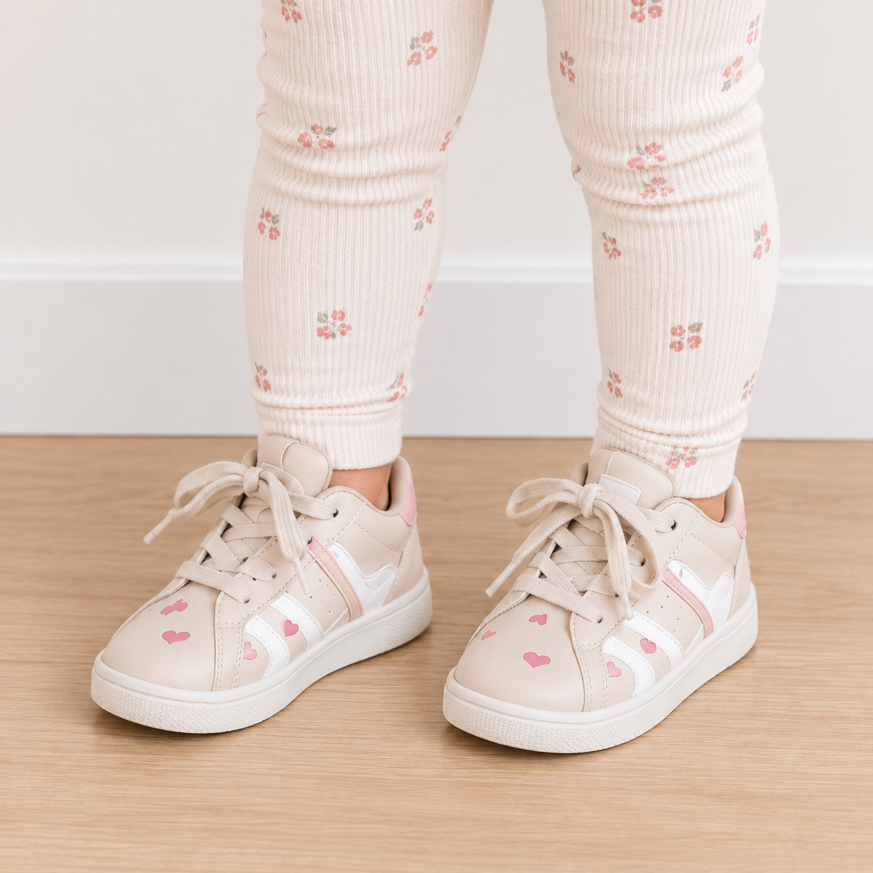 Retro Meisjes sneakers met klittenband en hartjes