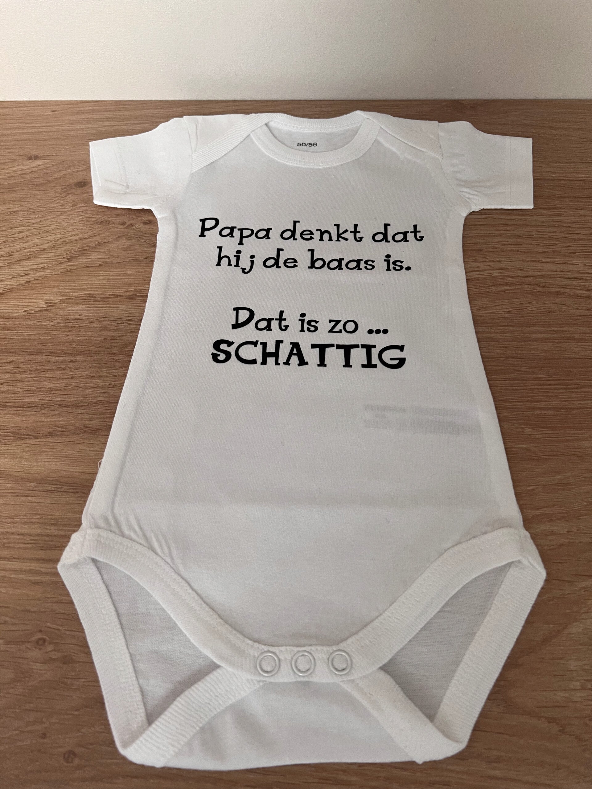 Romper "papa denkt dat hij de baas is"