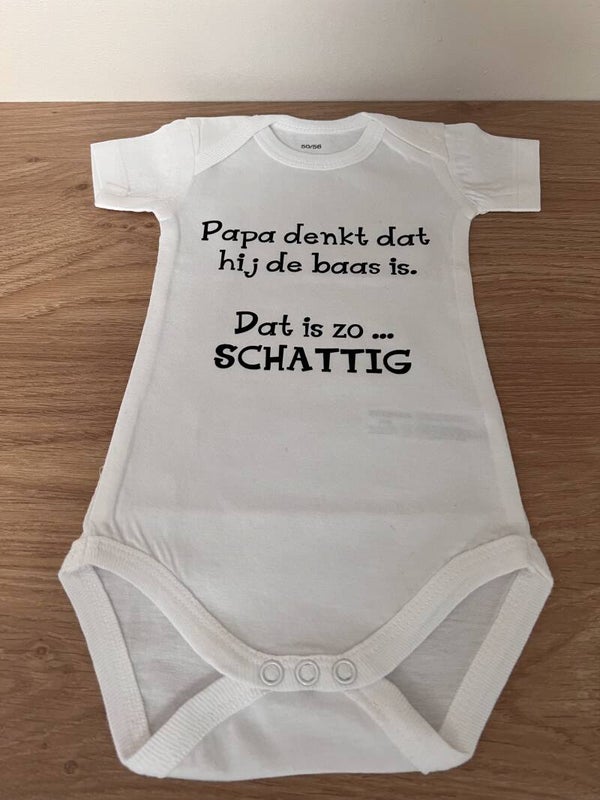 Romper "papa denkt dat hij de baas is"