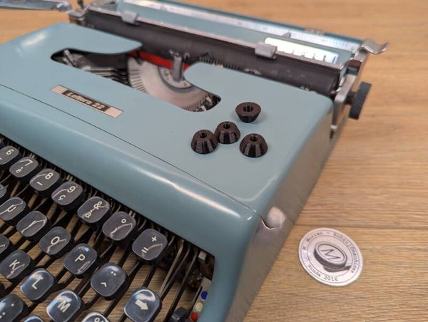 Olivetti Lettera 22 Typewriter Feet
